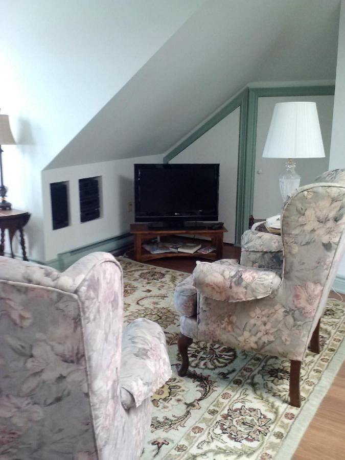 The Cooper'S Inn Shelburne Bagian luar foto